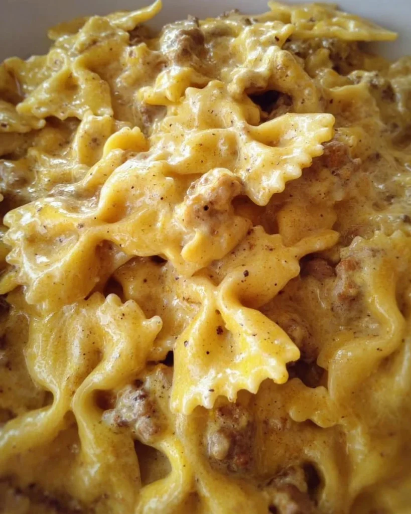 Farfalle Salsiccia panna e zafferano, un piatto italiano ricco e cremoso