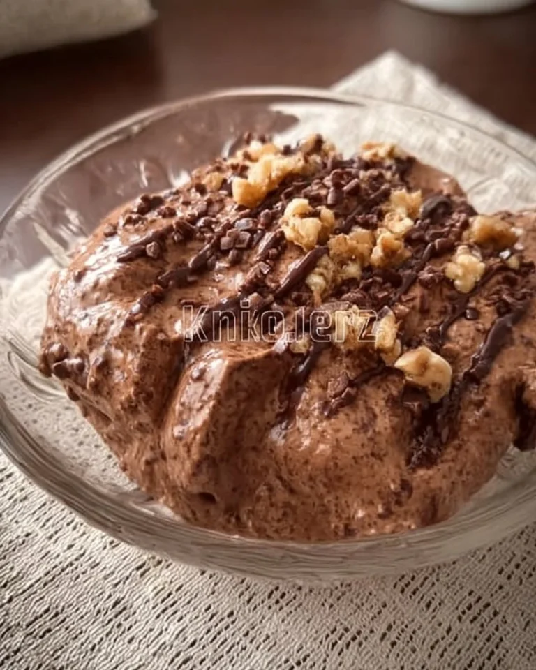 Crema Rocher: crema dolce alla nocciola per dessert e dolci.