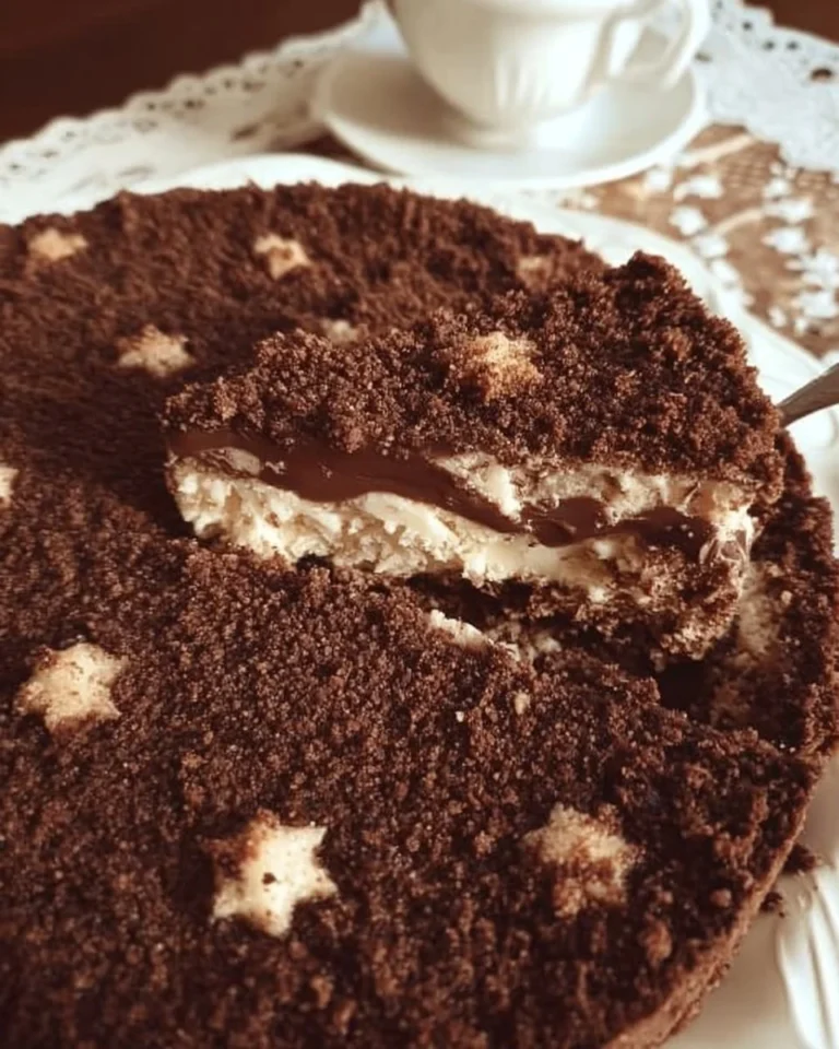 Sbriciolata di Pan di Stelle con Mascarpone e Nutella in un piatto