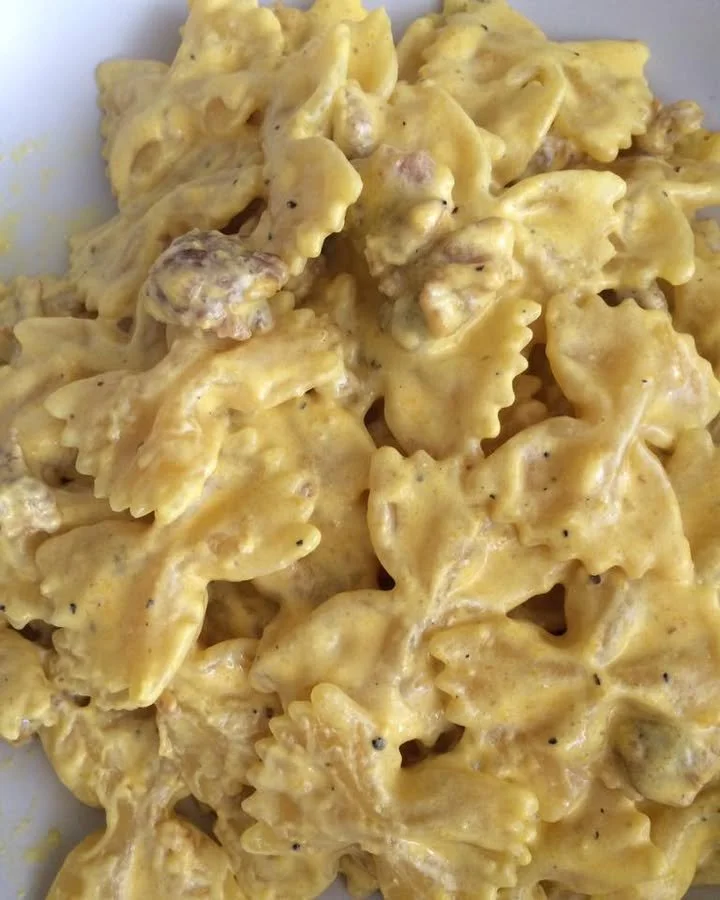 Farfalle Salsiccia panna e zafferano