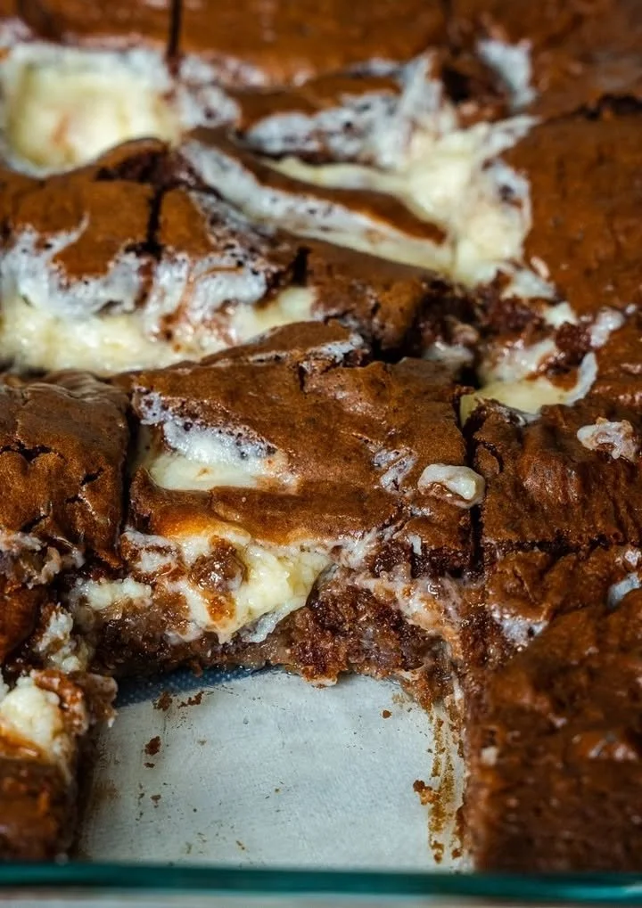 Torta italiana preparata secondo la ricetta del potluck della chiesa.