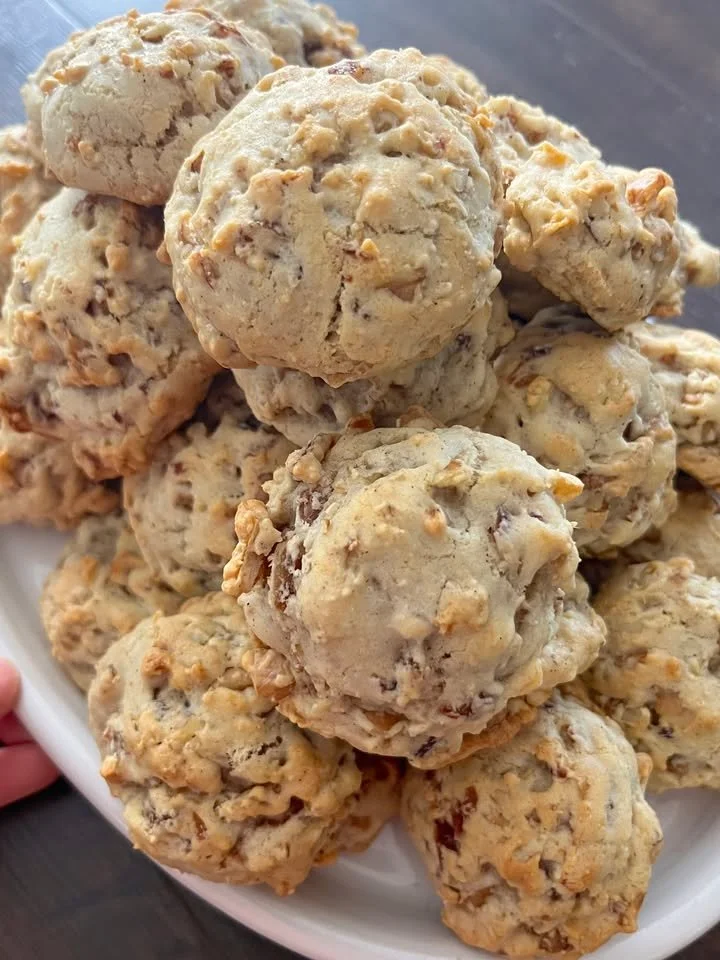 Interno accogliente del Bavarian Inn a Frankenmuth con piatti tipici.