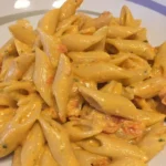 Pennette crema ciliegino con Philadelphia e pesto, piatto gustoso e facile da preparare