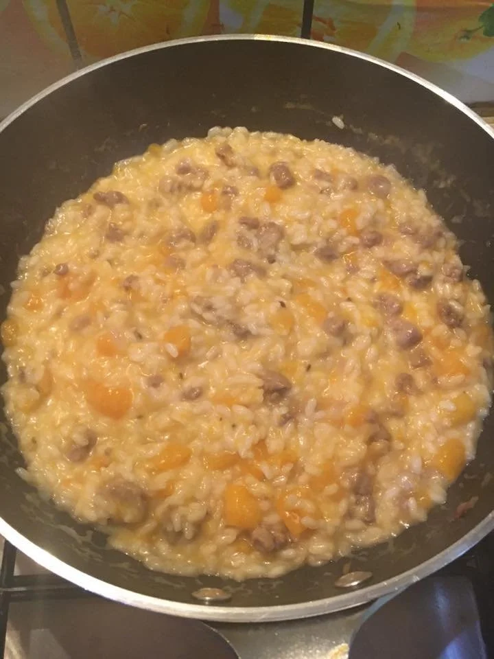 Risotto cremoso con zucca e salsiccia pronto in 30 minuti