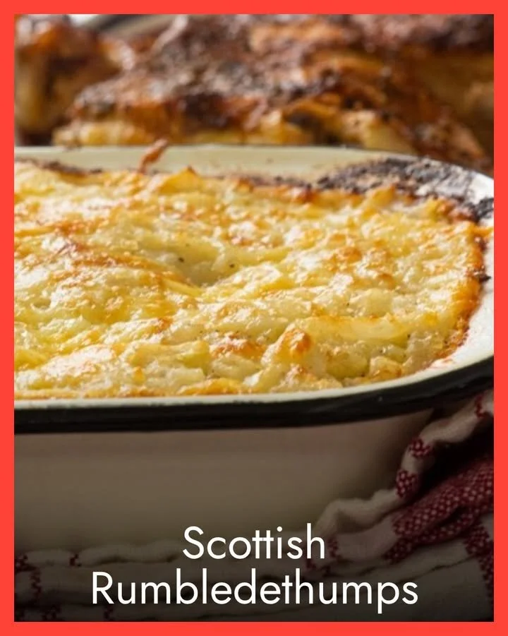 Piatto tradizionale Rumbledethumps Scozzesi con purè di patate e cavolo.