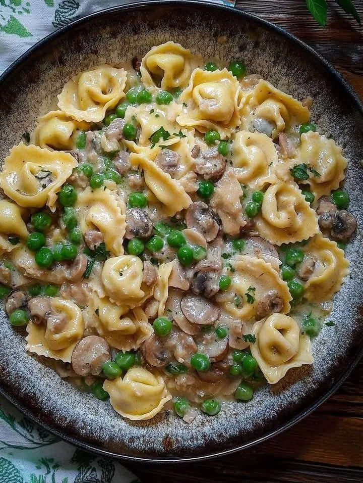 Tortellini Boscaiola cremosi con funghi e pancetta