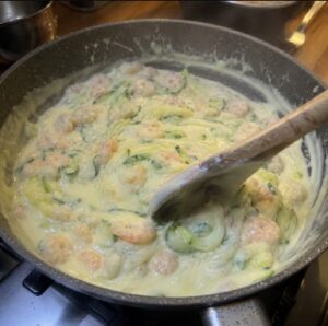 pasta zucchine e gamberetti cremosa con philadelphia