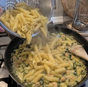 pasta zucchine e gamberetti cremosa con philadelphia