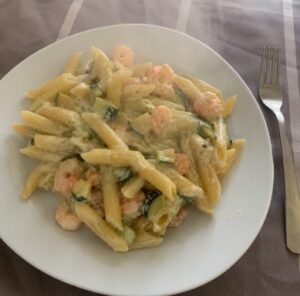 pasta zucchine e gamberetti cremosa con philadelphia