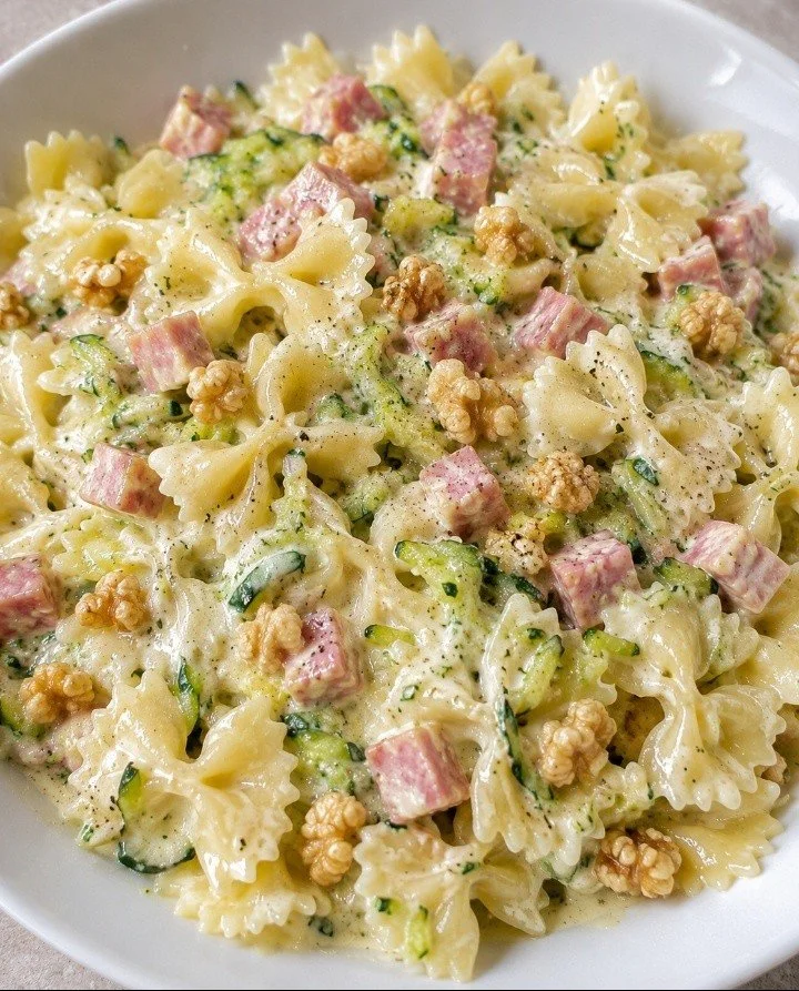 Farfalle con Zucchine, Prosciutto e Philadelphia