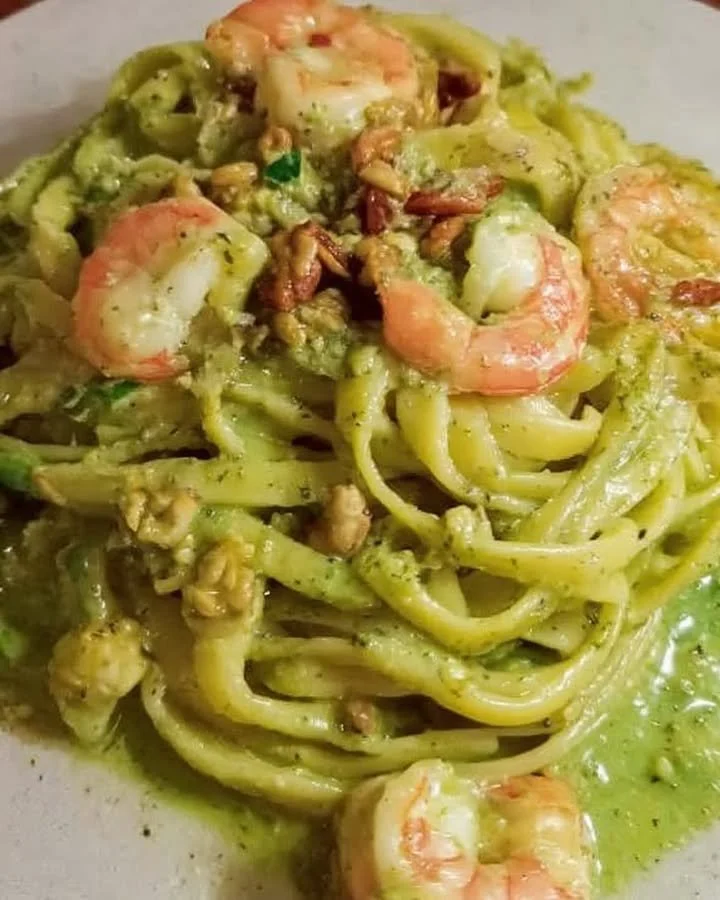 Linguine con crema di zucchine e gamberi, un piatto gustoso e fresco
