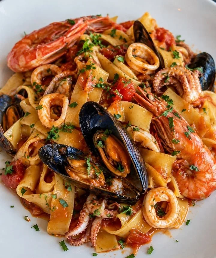 Pappardelle alla Pescatora con frutti di mare e salsa ricca
