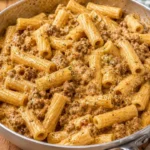 Pasta alla Montecarlo servita con ingredienti freschi e un tocco di eleganza.