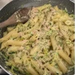 Penne Tonnate Cremose - un piatto di pasta al tonno cremoso e saporito.